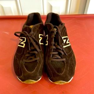 New Balance casual suede sneakers